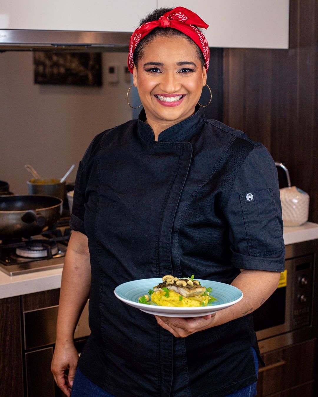 Chef Taty Albano chega a receber 400 pessoas por mês no seu restaurante Bahia e deve lançar uma linha de produtos no início do ano que vem (Foto reprodução)