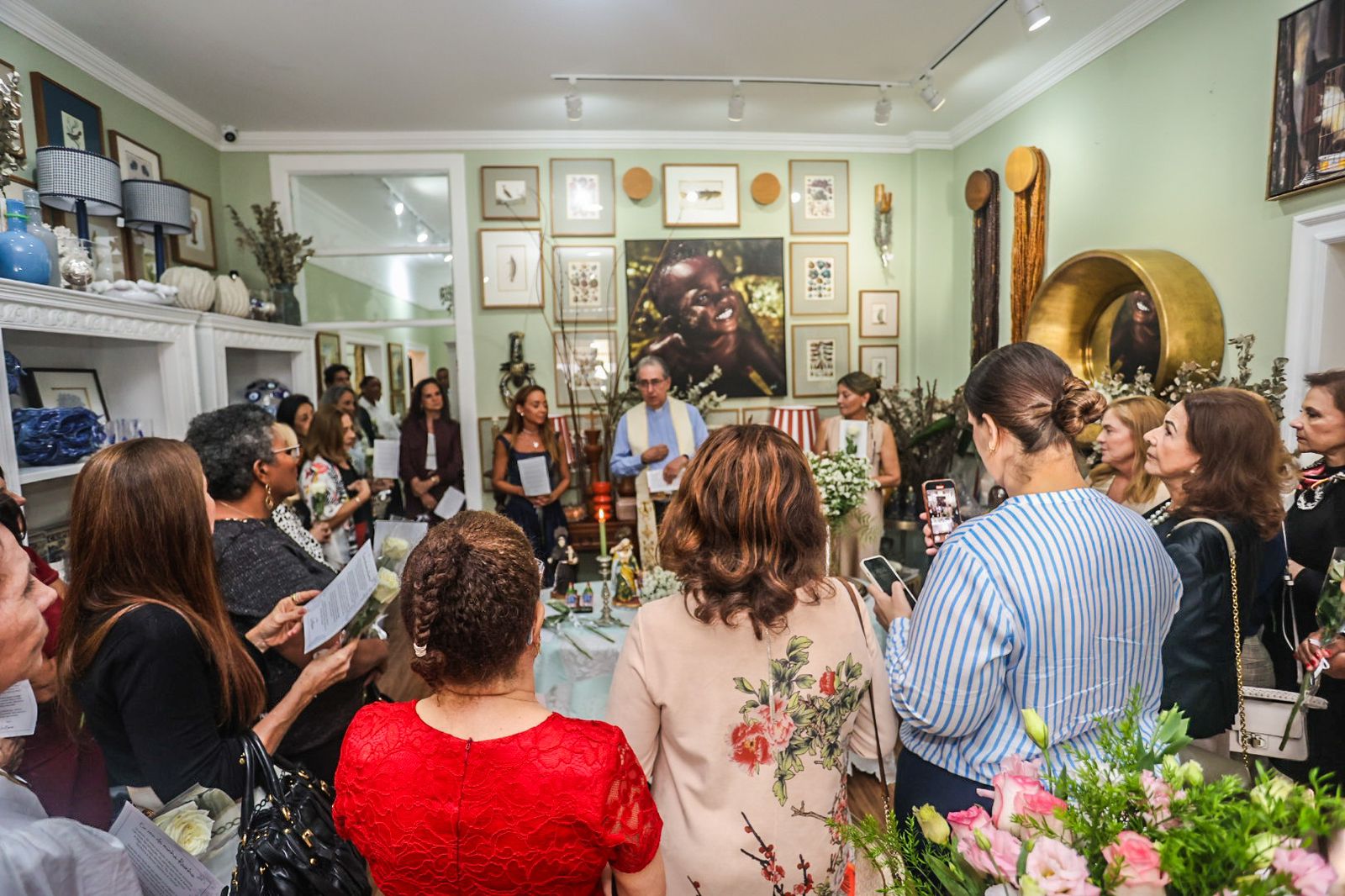 Casa Su Misura celebra o Dia das Mães com bênção especial e tarde de confraternização