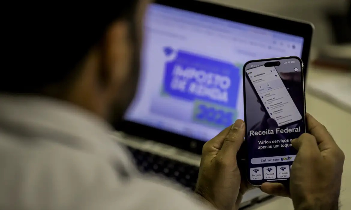 Com recorde de contribuintes, Brasil terá maior restituição de IR na história, valores poderão ser consultados nesta sexta-feira (23)
