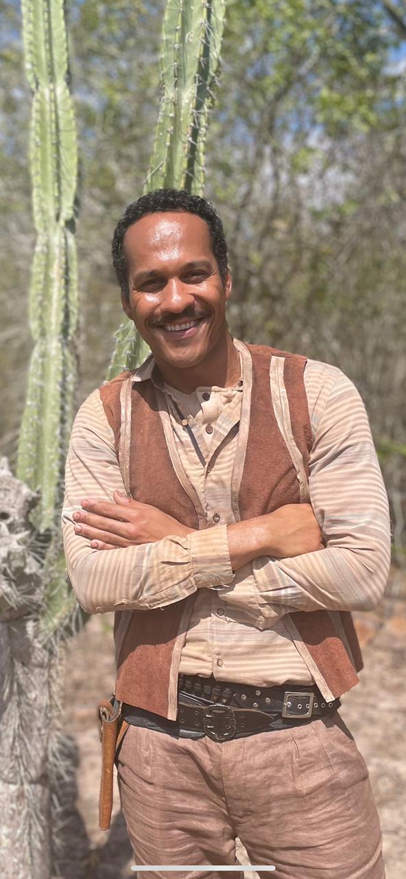 Ator baiano Amaurih Oliveira estreia nesta quarta em Guerreiros do Sol, no Globoplay, saiba mais