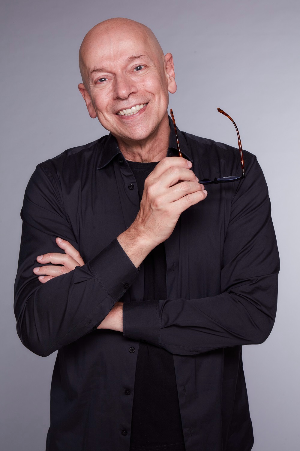 Leandro Karnal palestra sobre liderança em evento do Núcleo de Decoração da Bahia