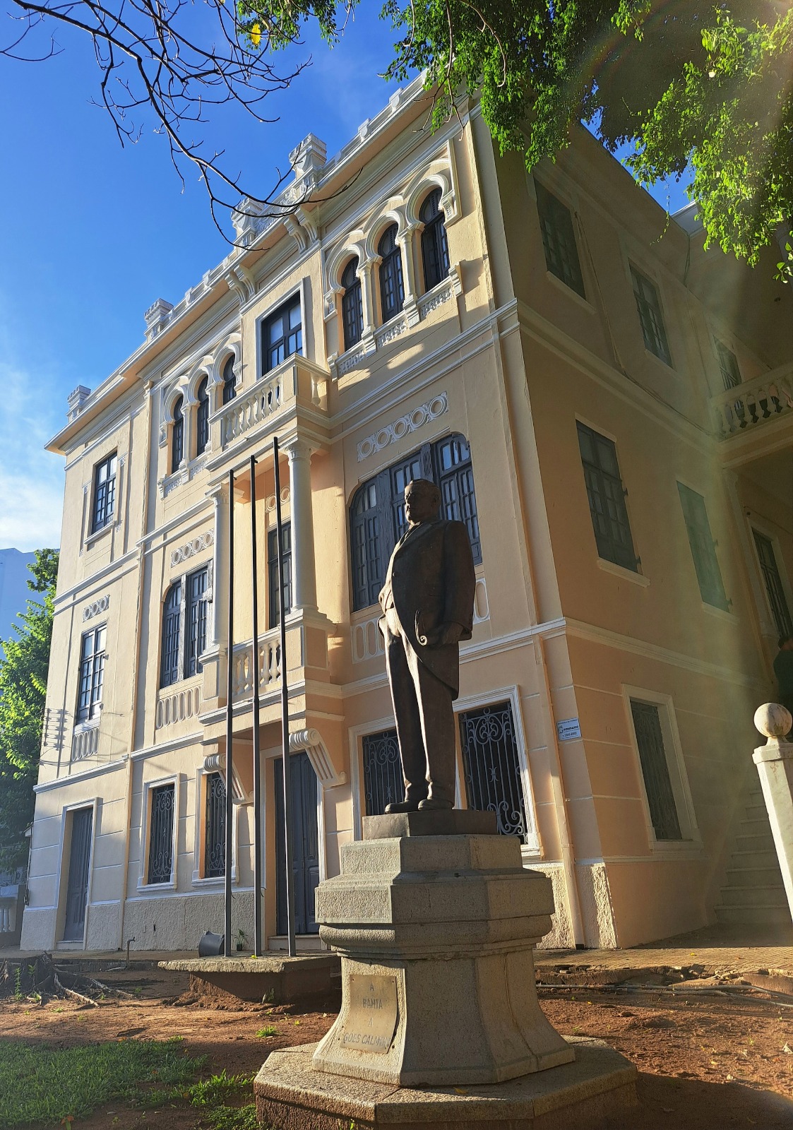 Academia de Letras da Bahia realiza restauro do Palacete Góes Calmon