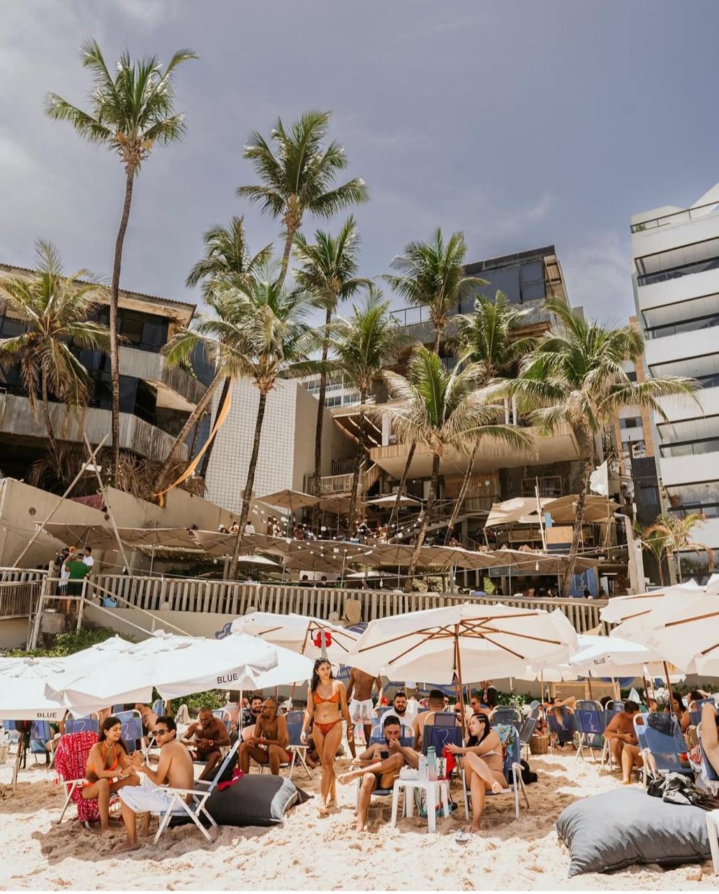 Blue Praia Bar promove nova edição do “Encontros” com prática de yoga neste sábado (19)