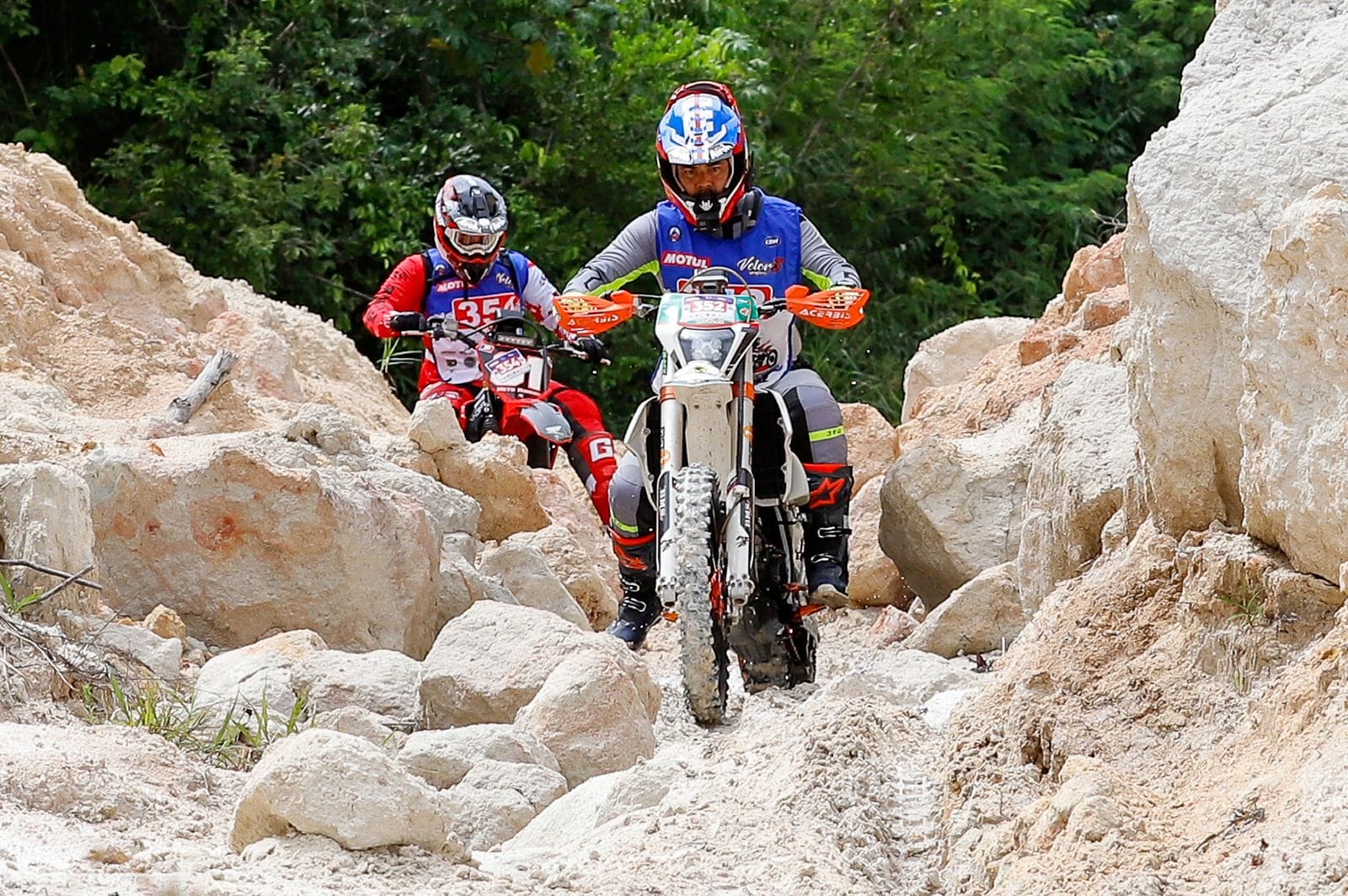Mais de 300 pilotos participam da maior jornada off-road do Nordeste sobre duas rodas