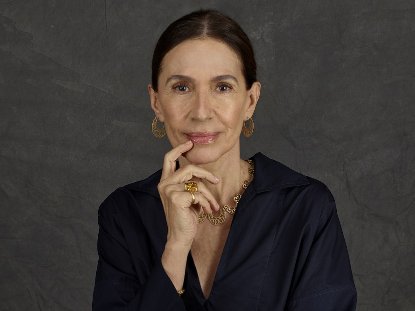 Designer carioca usa Flora Gil como modelo e arma boutique no Fasano para vender suas joias