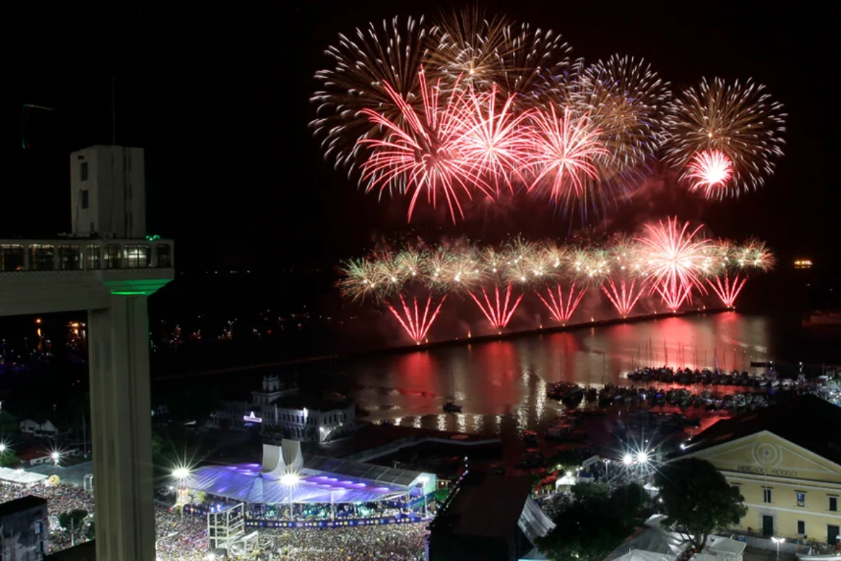 Virada em grande escala: Réveillon terá 22 pontos de fogos em Salvador