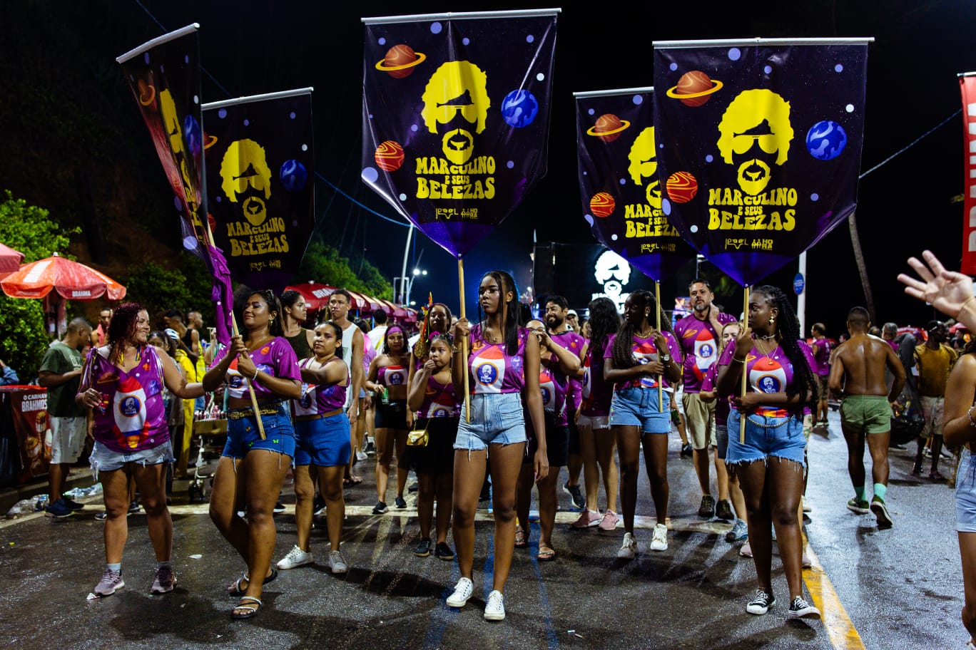 Banda transforma o Furdunço em celebração rock com homenagem a Raul