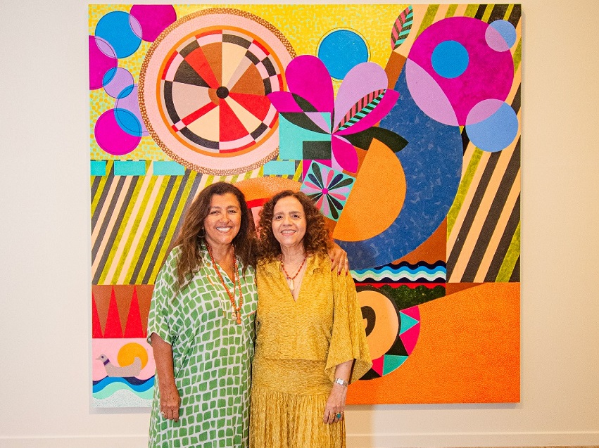 Público lota Museu de Arte da Bahia no Corredor da Vitória na abertura da exposição de Beatriz Milhazes