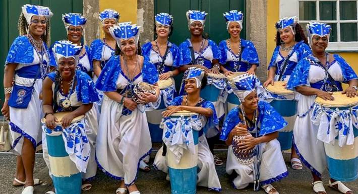 Ritmos afro-baianos das Filhas de Gandhy tomam o Shopping Barra neste sábado, 31