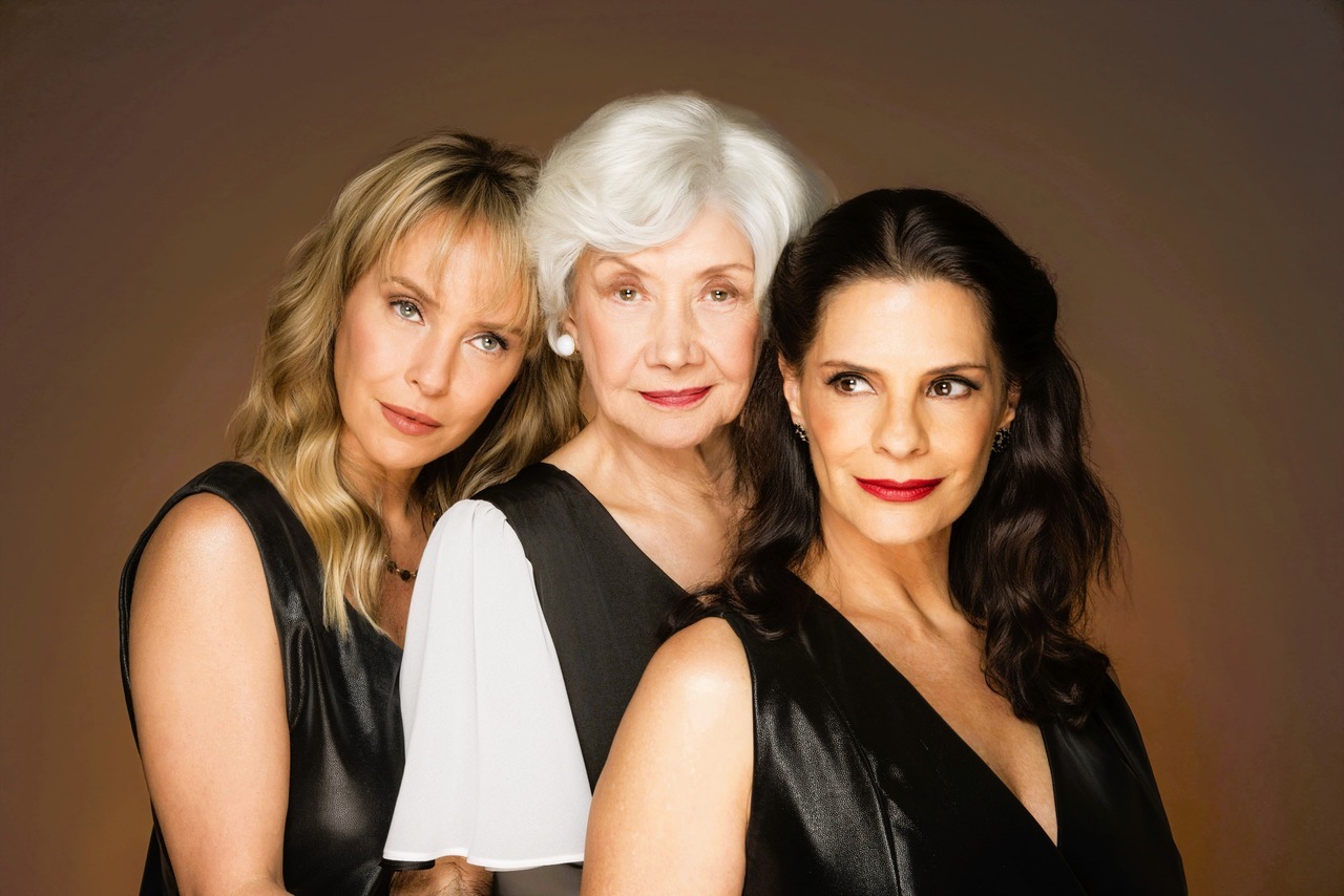 Estrelado por Helena Ranaldi, espetáculo ‘Três Mulheres Altas’ chega à Salvador em abril