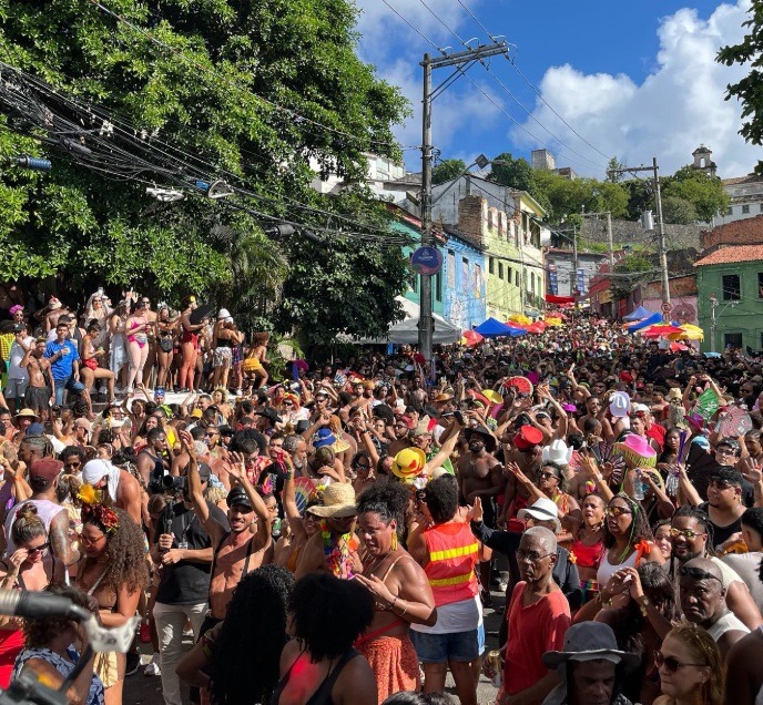 Banho de Mar à Fantasia anuncia tema de 2026 com homenagem a Gilberto Gil