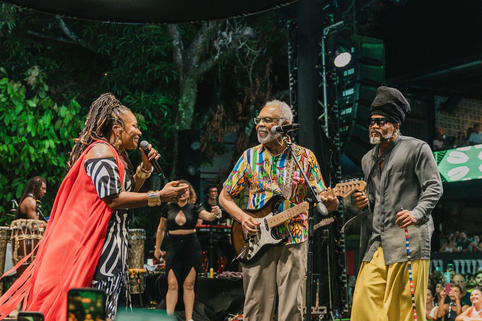 Margareth Menezes celebra 25 anos do Afropopbrasileiro em noite inesquecível no Candyall