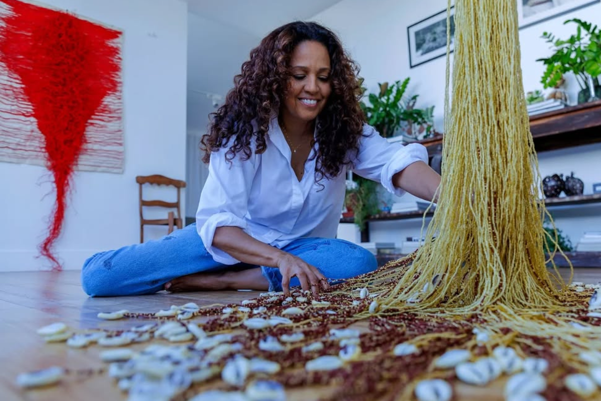 Nádia Taquary é destaque de exposição internacional com arte têxtil