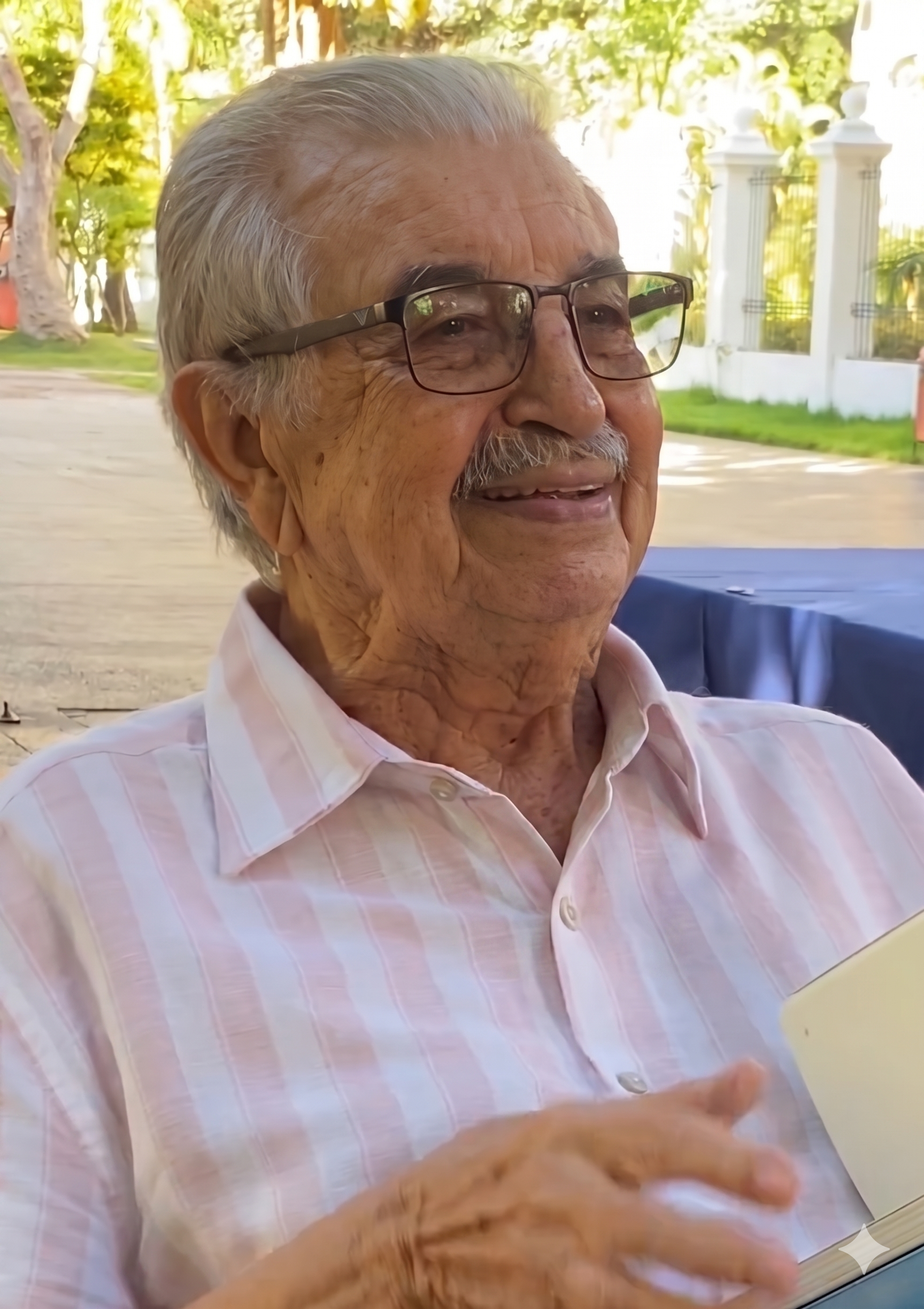 Poeta Florisvaldo Mattos comemora 94 anos com lançamento de um novo livro de poesia erótica