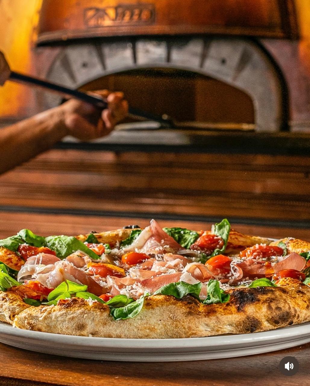 Chef italiano ensina a fazer a verdadeira pizza “napoletana” e eu “quase” aprendi