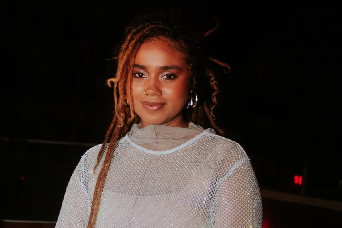 Melly apresenta novo álbum em turnê internacional