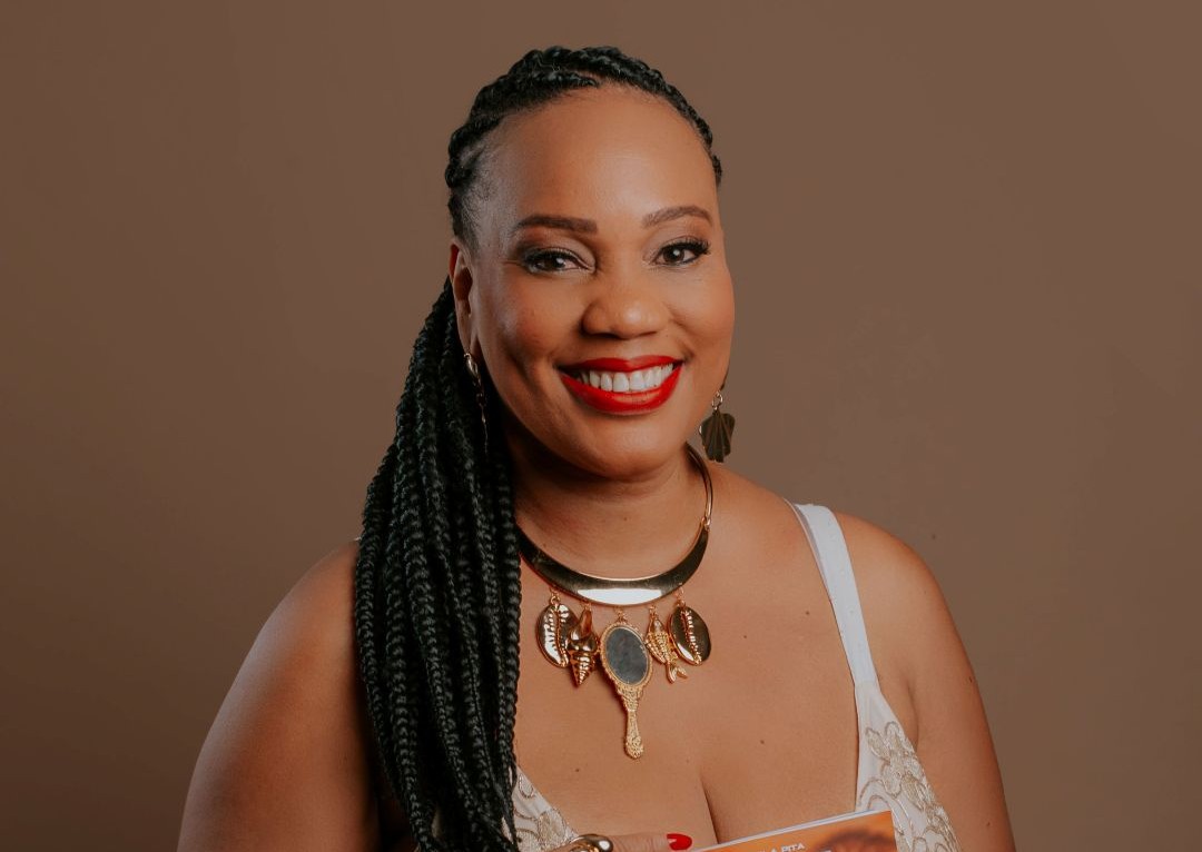 Educadora baiana estreia na literatura com contos ancestrais