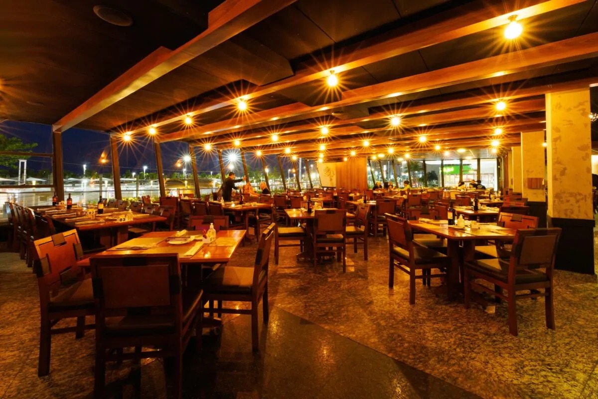 Churrascaria premium promove open bar no jogo do Brasil