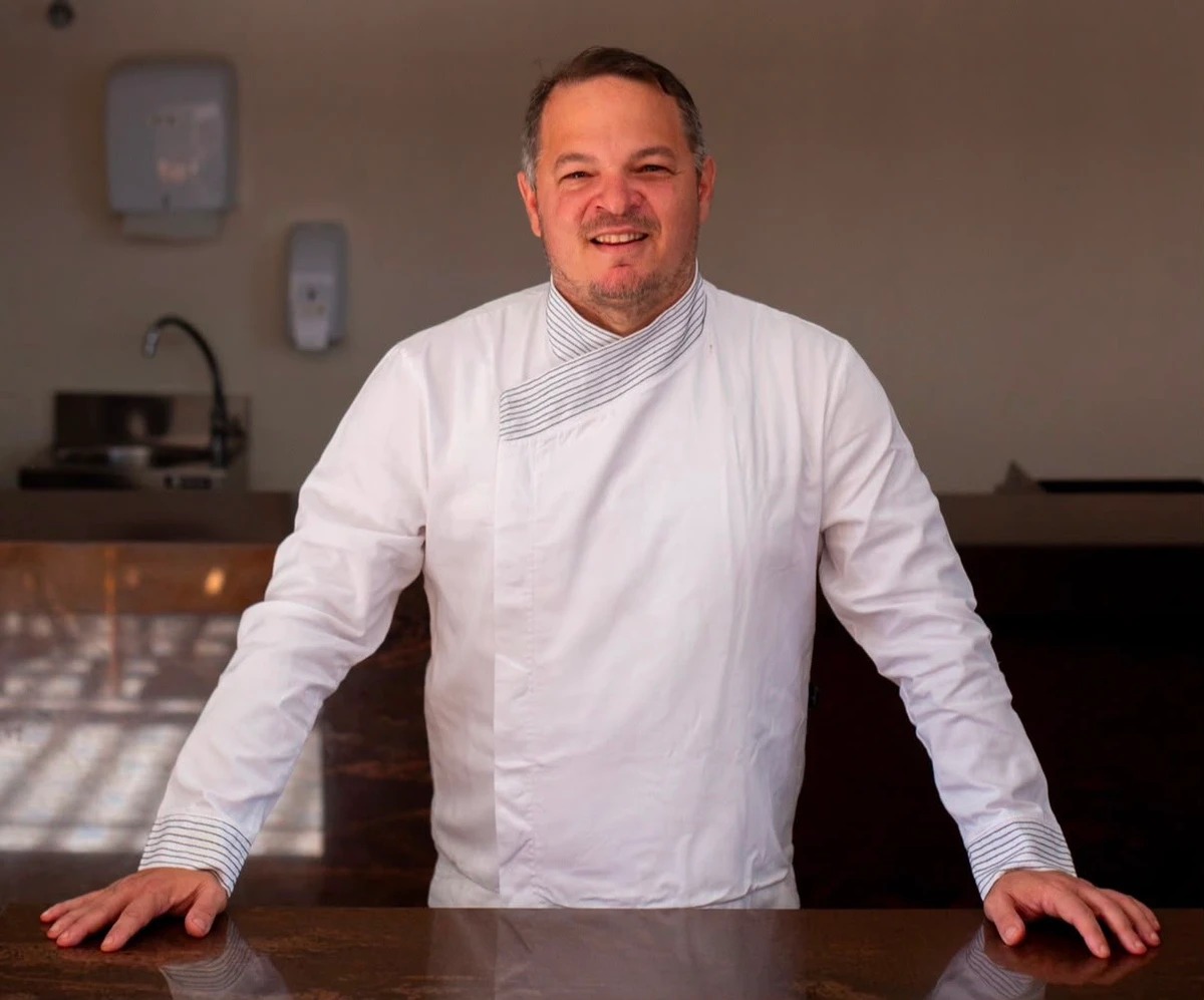 Chef baiano leva sabores de Itacaré a festival de cacau e chocolate