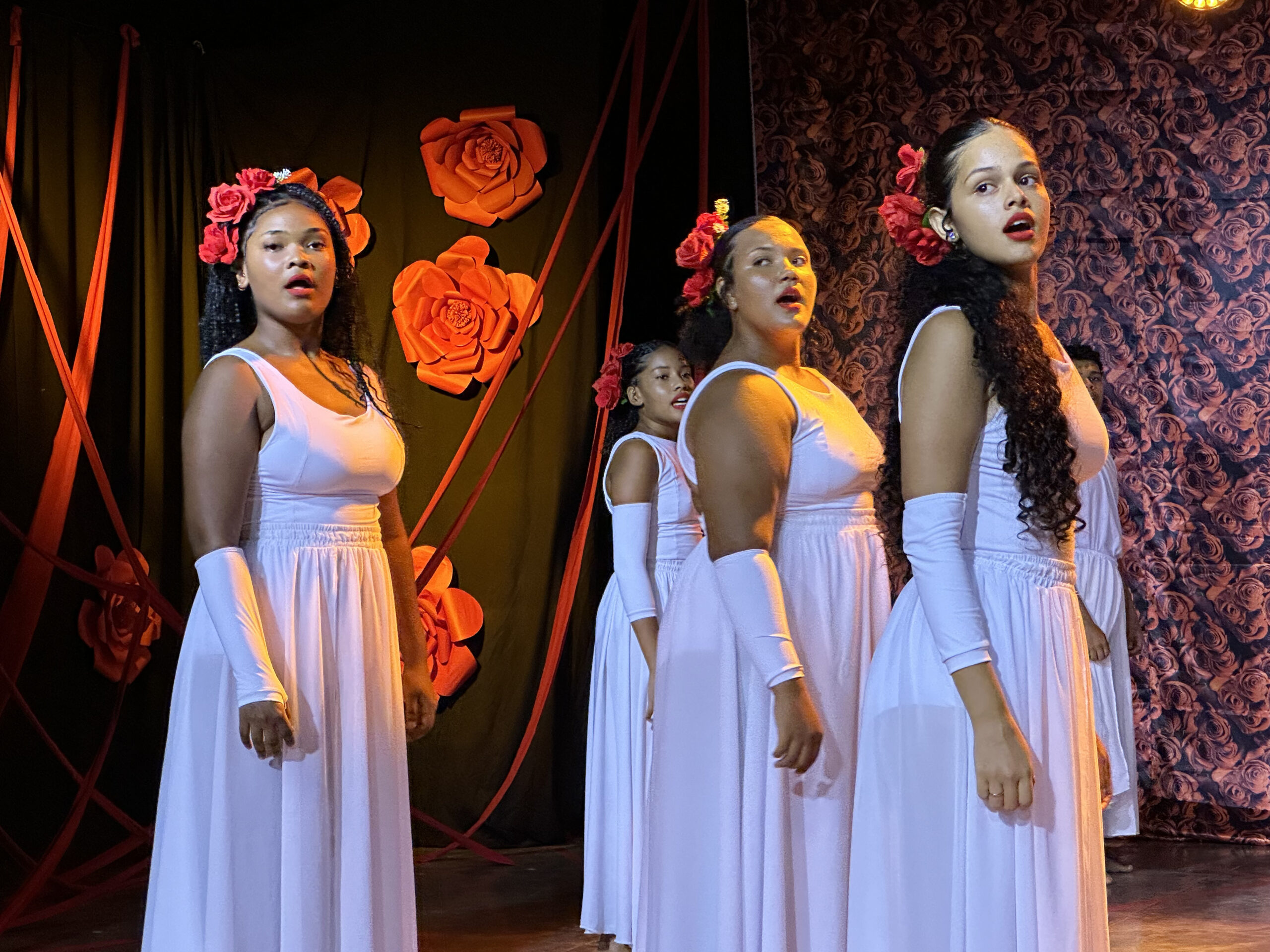 Espetáculo ‘Todas por Todas’ estreia no Xisto Bahia