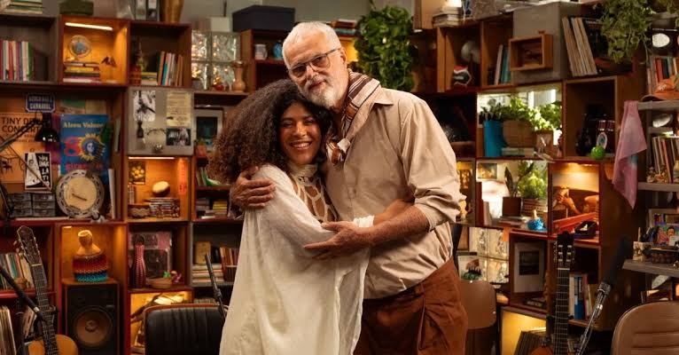 Josyara e Roberto Mendes celebram a música baiana no Tiny Desk