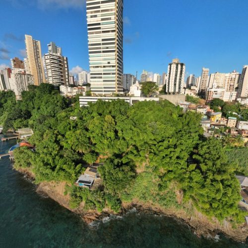 Justiça anula leilão de área verde no Corredor da Vitória e barra venda do terreno em Salvador