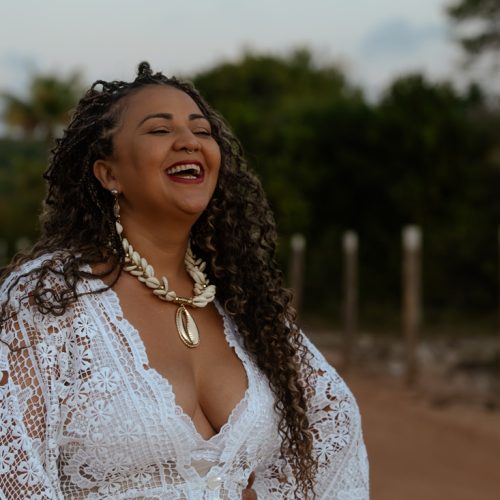 Ana Paula Albuquerque lança álbum em homenagem ao grupo Os Tincoãs