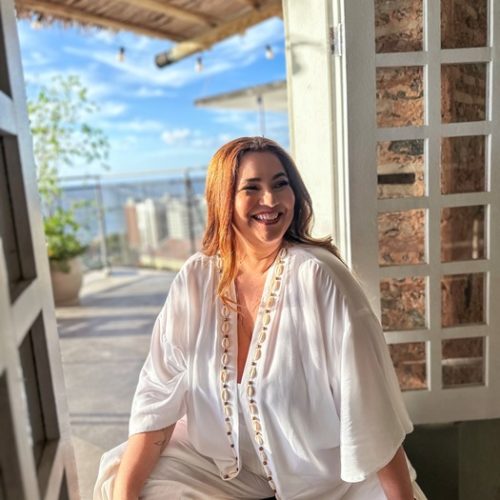 Belô Velloso apresenta novo single em apresentação na capital baiana