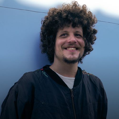 Chico Chico amplia percurso artístico com lançamento de livro na Bienal do Livro da Bahia