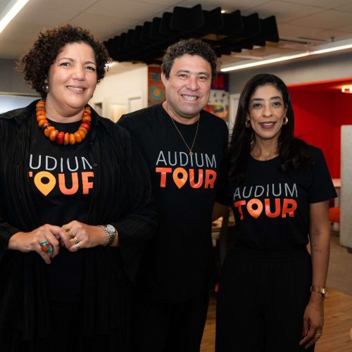 Débora Barreto, Marco Almeida e Cinthia Cruz