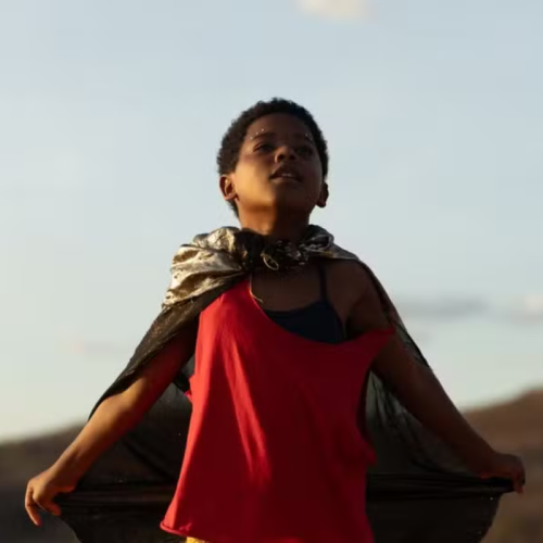 Ator mirim baiano ganha prêmio em festival de Cartagena por filme com Lázaro Ramos