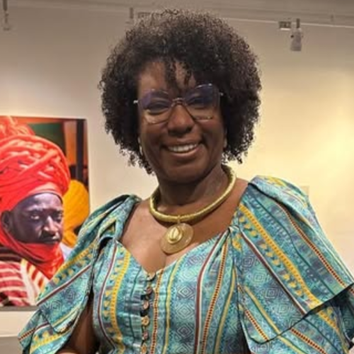 Pesquisadora baiana lança livro de combate ao racismo no ambiente escolar