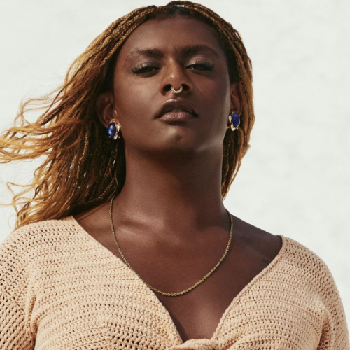 Liniker volta a Salvador com turnê de despedida de álbum premiado na Fonte Nova