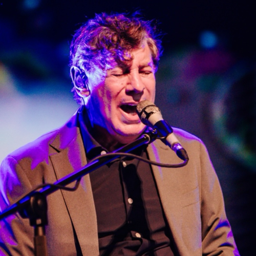 Flávio Venturini revisita cinco décadas de carreira em show na Concha Acústica