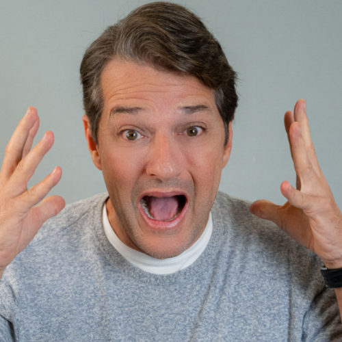 Marcelo Serrado transforma crises pessoais em espetáculo de comédia em Salvador