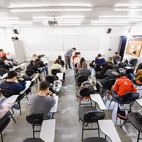 Nova lei estabelece restituição da taxa de matrícula em faculdades da Bahia