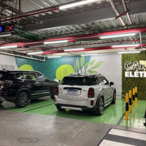 Shoppings da Bahia terão prazo de um ano para oferecer recarga a carros elétricos e híbridos
