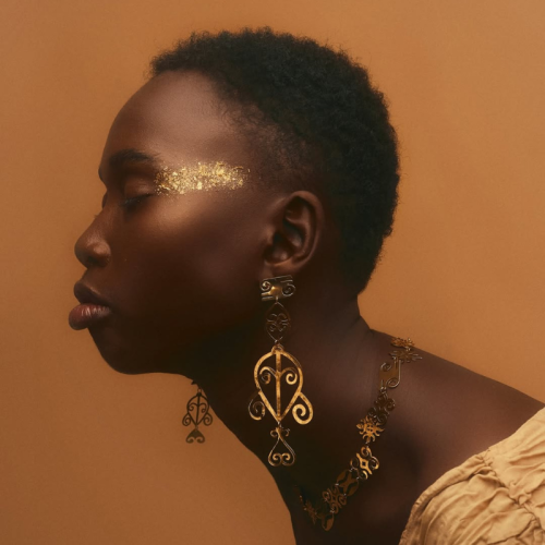 Joias baianas ganham espaço em estética de novela das seis da Globo e são usadas por protagonista