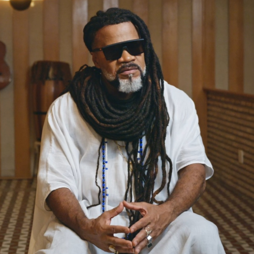 ‘Meia Lua Inteira’: série documental sobre Carlinhos Brown ganha trailer e data de estreia na HBO Max