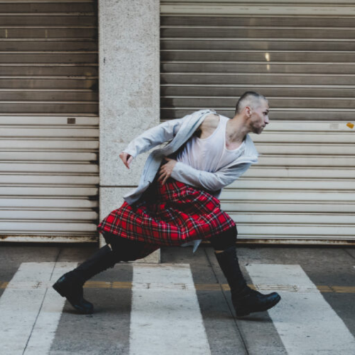 Espetáculo de efeitos especiais transforma Centro de Salvador em palco a céu aberto