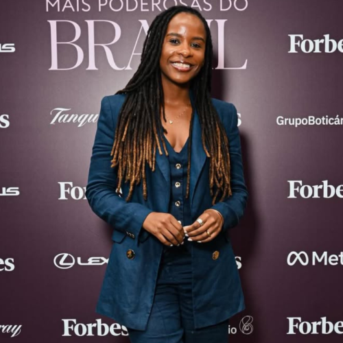 Na Bienal do Livro da Bahia, Monique Evelle apresenta nova obra guiada pelo afeto