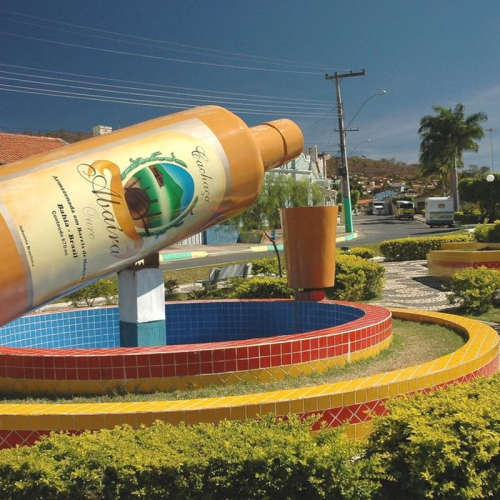 Conhecida pela cachaça artesanal, cidade de 7 mil habitantes tem a melhor qualidade de vida da Bahia