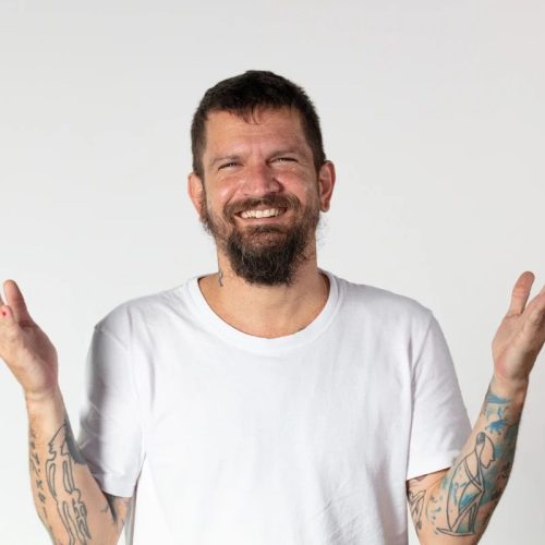 Saulo Fernandes comanda show beneficente para as Obras Sociais Irmã Dulce em Salvador