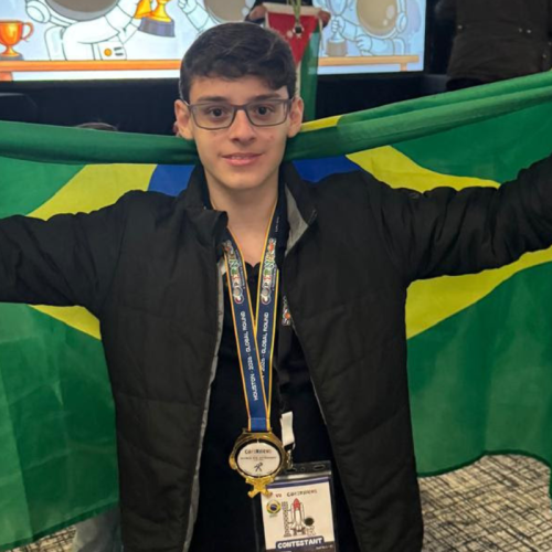 Estudante baiano leva ouro em olimpíada de Física e Astronomia e faz tour pela NASA