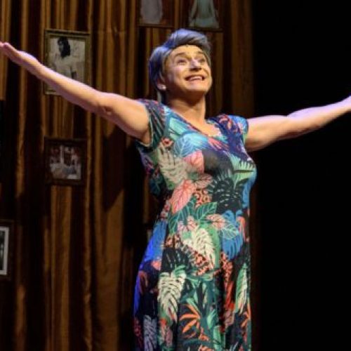 Teatro Jorge Amado recebe peça de humorista destaque
