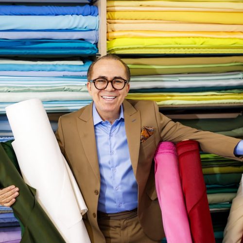Elcimar Badu celebra 40 anos de carreira com coleção inspirada em suas memórias afetivas