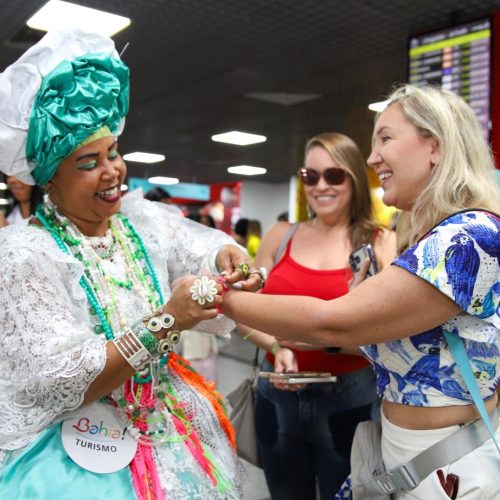Turistas vão injetar R$ 8 bilhões na economia da Bahia no Carnaval