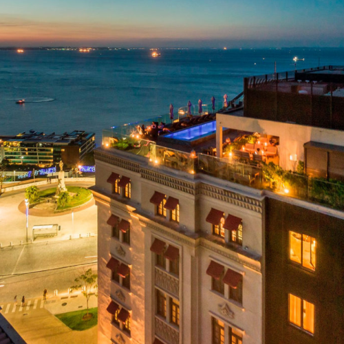 Noites no Rooftop do Fasano Salvador têm menu especial com grigliata de frutos do mar