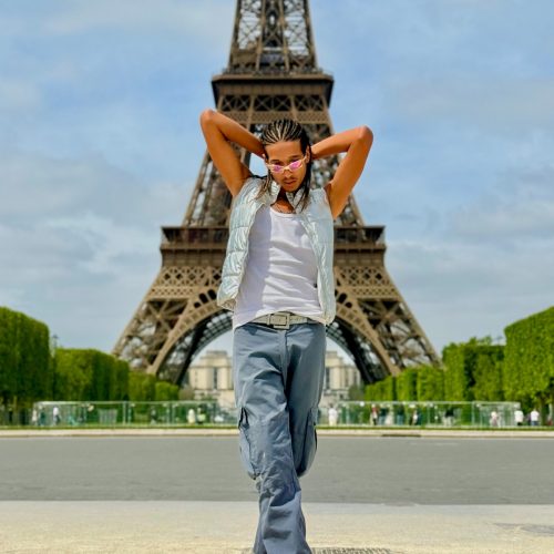 Artista baiano Felupz lança “Sissa” com vídeo gravado em Paris