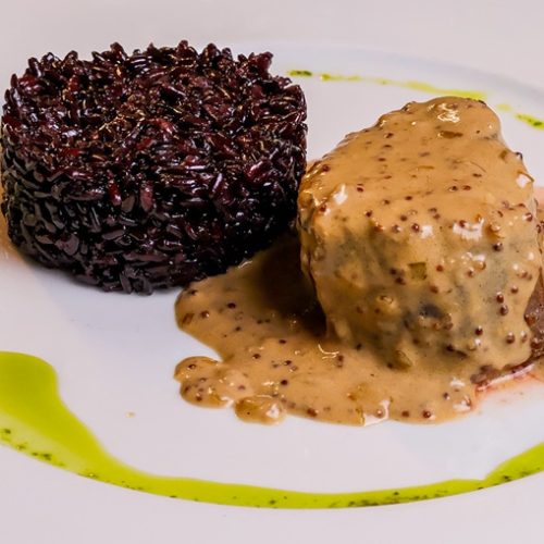Chez Bernard celebra os grandes molhos franceses em festival dedicado ao filé mignon